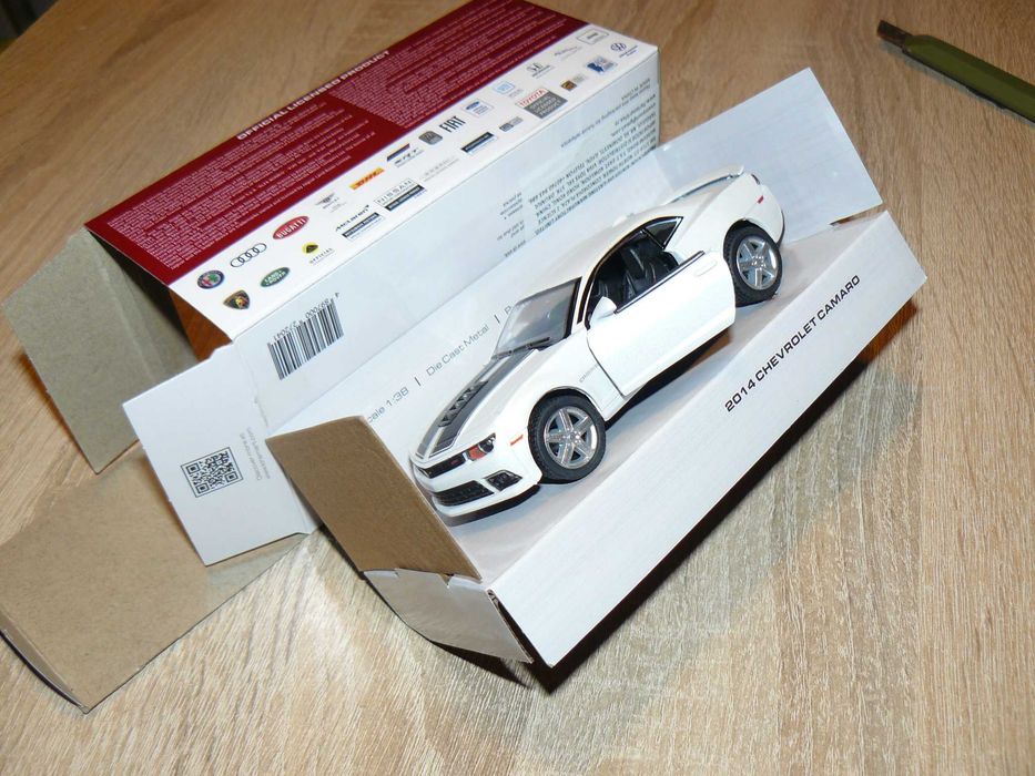 Macheta Auto De Colectie CHEVROLET CAMARO Scara 1:38,Noua Kinsmart
