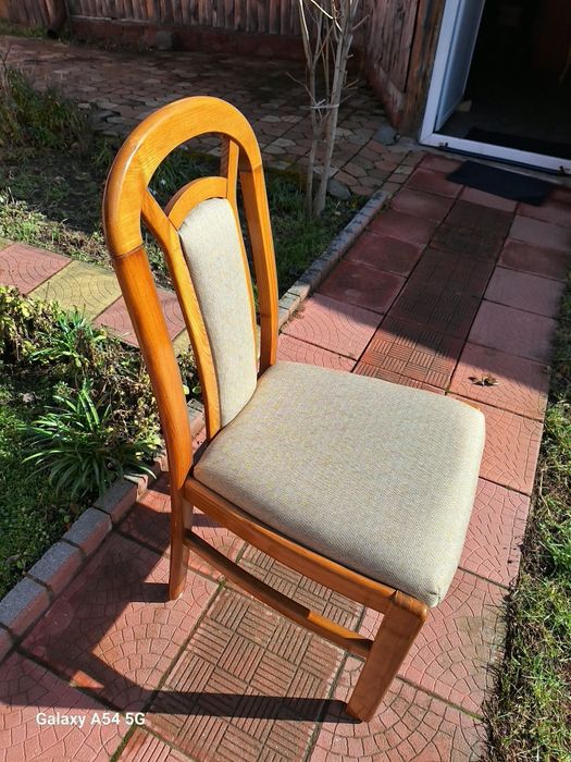 Продавам столове