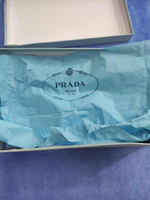 Продам новые босоножки