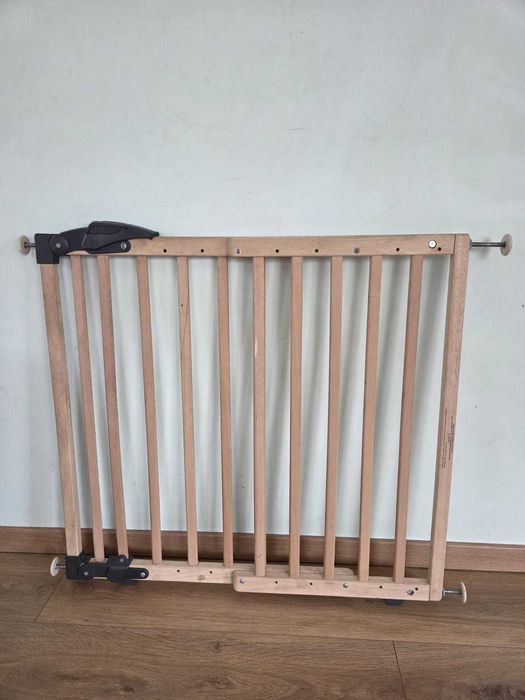 Bariera de siguranta extensibila de lemn