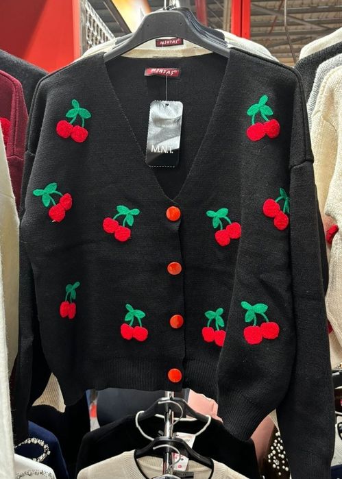 Pulovere tricot cu cireșe