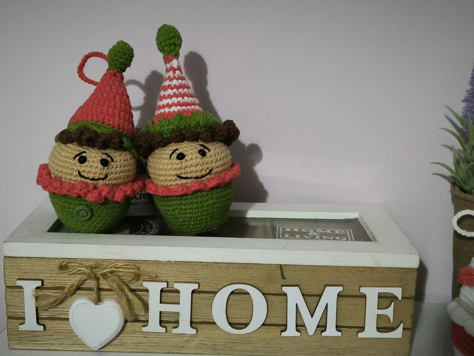 Плетени коледни играчки