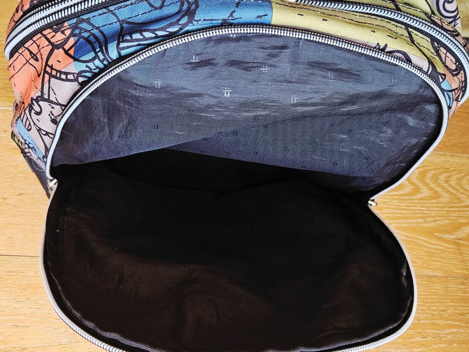 Ученическа раница Тотто 45х40х15 см отлично състояние