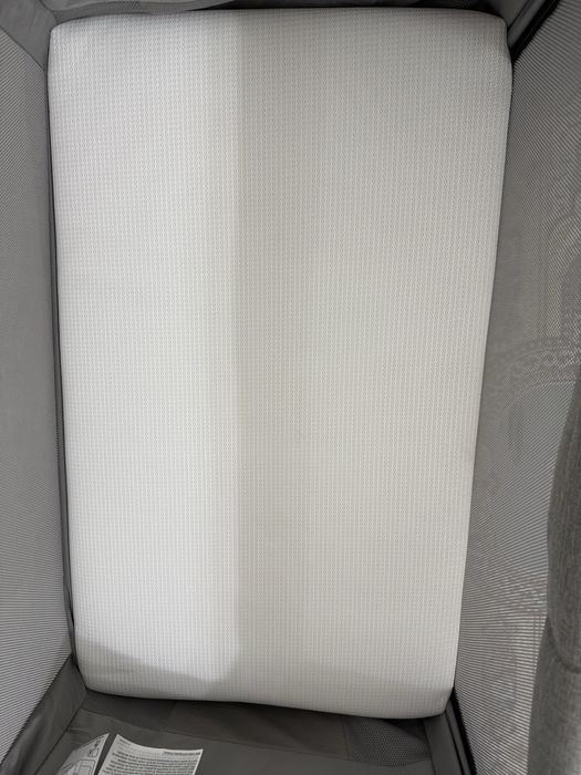 Продам манеж Joie. Почти новый