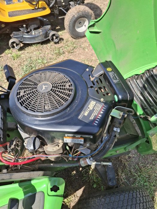 Tractoras gazon john deere