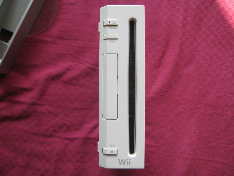 Продавам Nintendo Wii