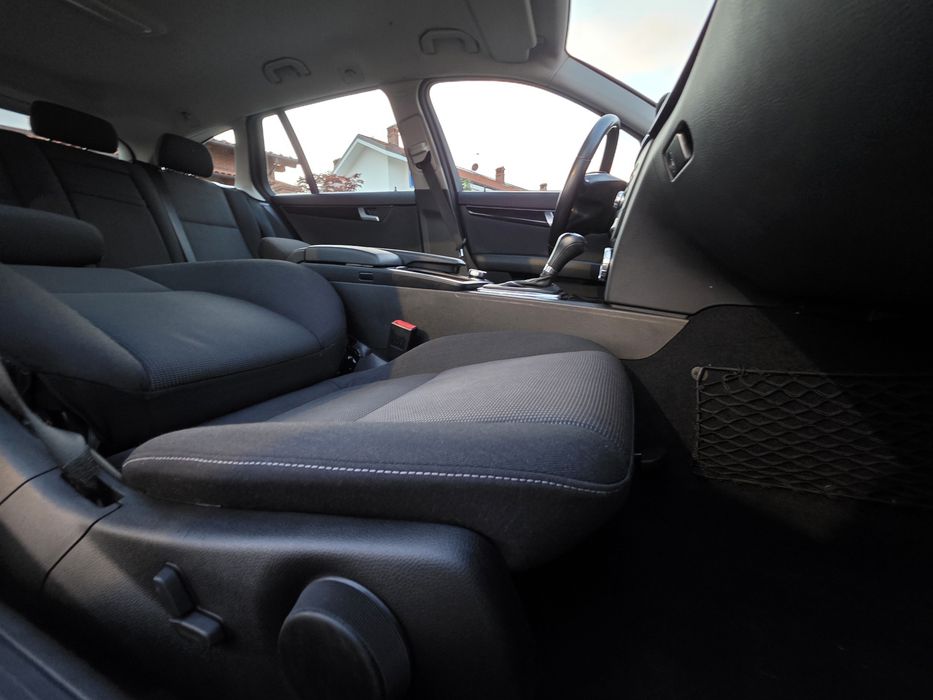 Mercedes-benz C 200 Facelift 2.2cdi 150cp 7G-tronic  !! 200xxx km !! Navi/Pilot automat/A/c/Led/Xenon/Camera/Distronic