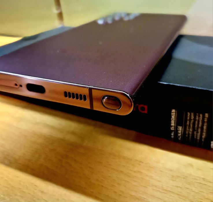 Samsung Galaxy S22Ultra 12/256GB.