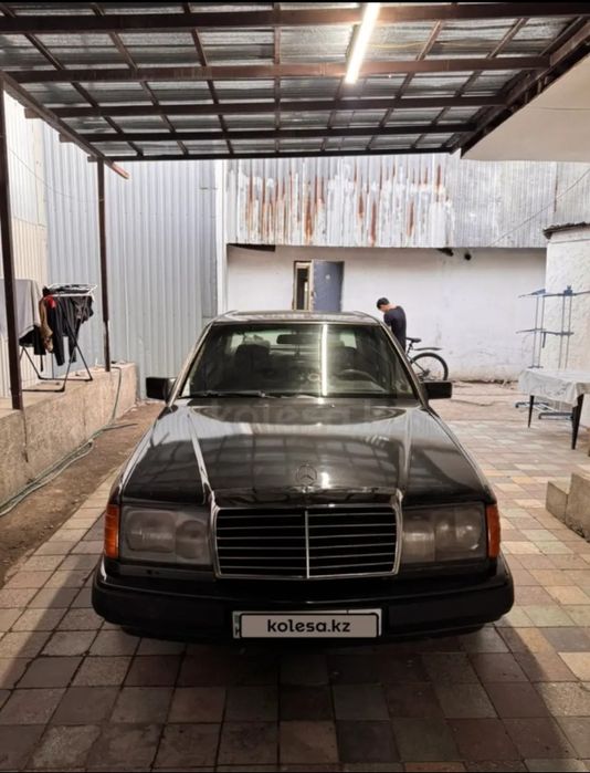 Mercedes Benz E300