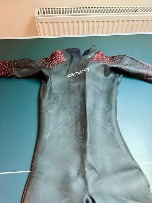 Costume neopren 9mm folosite in Norvegia o saptamana