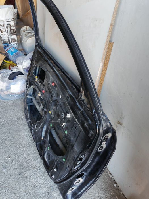 Левый дверь от 40.