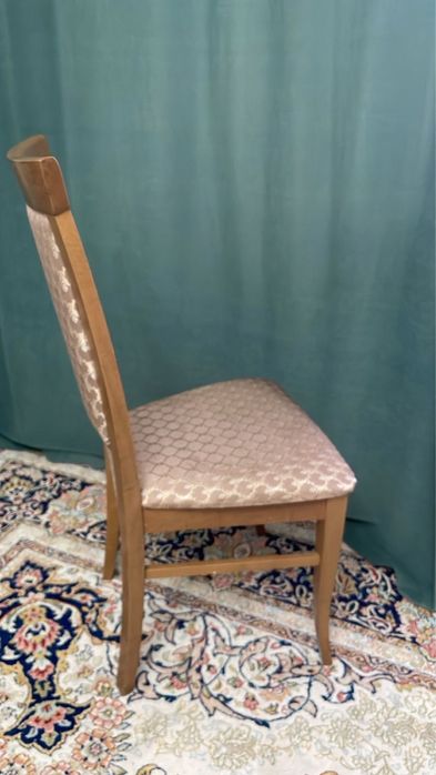 Продам 8 стульев