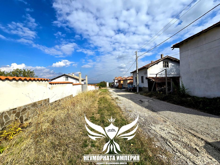 Продавам парцел 720кв.м. в с.Червен, общ.Асеновград статут УПИ