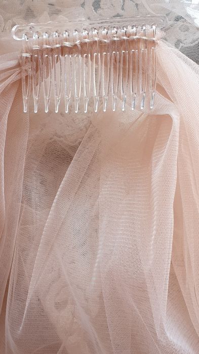 Сватбена рокля и аксесоари