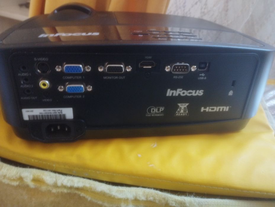 Проектор InFOCUS