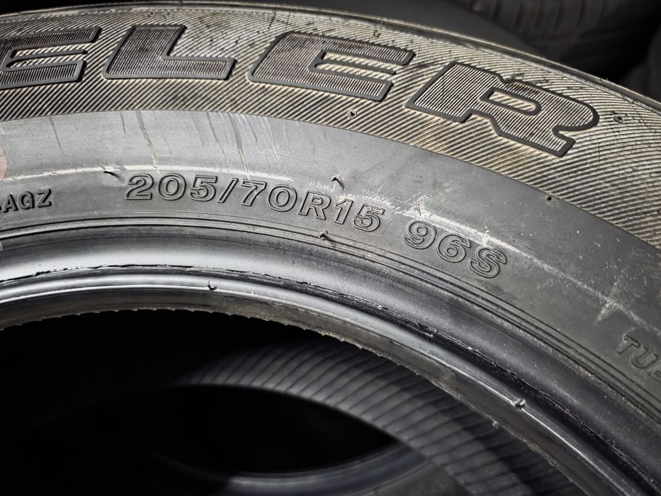 2бр летни гуми 205 70 15 - Bridgestone