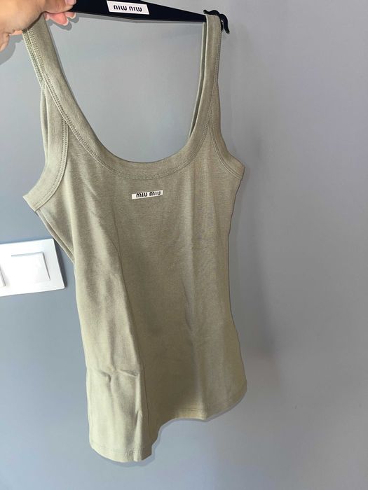 бледо зелен топ миумиу miumiu нов памучен