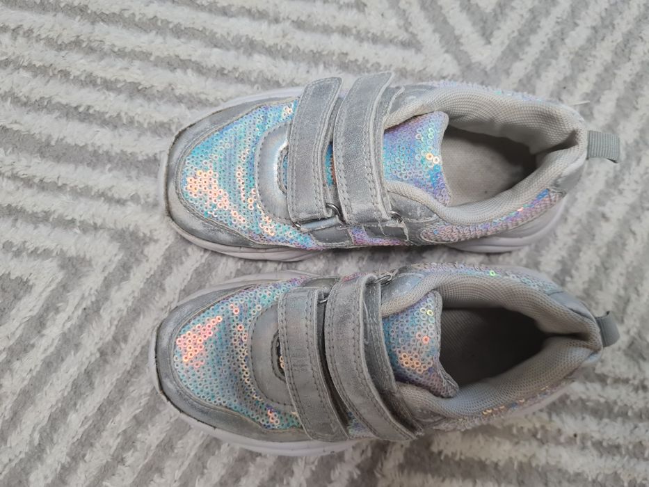 Кроссовки для девочек