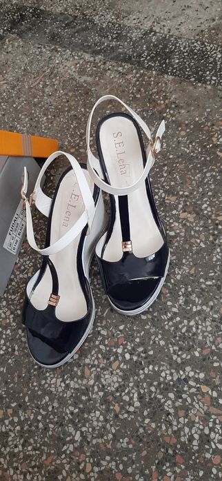 Хубави италиански сандали