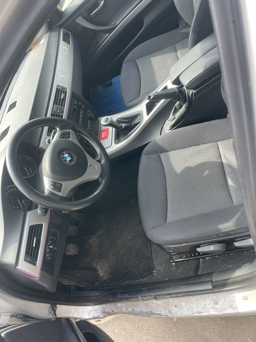 Dezmembrez bmw 320d e90