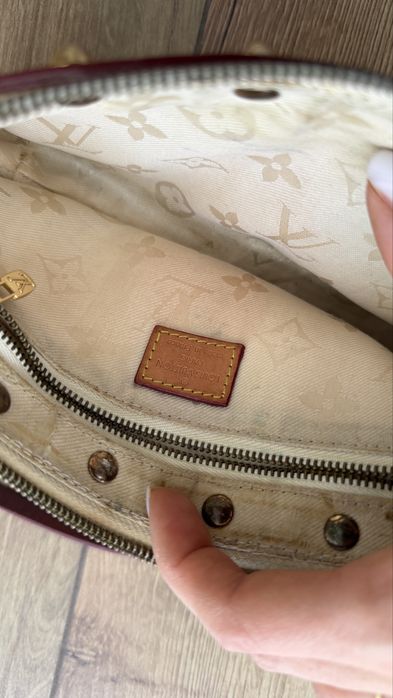 Geanta umar Louis vuitton