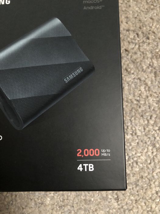 Samsung T9 ,4 Tb si 1 Tb sigilate