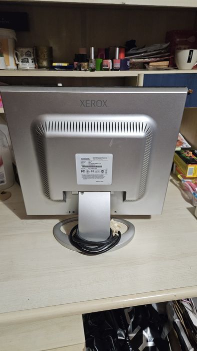 Монитор 19 инча за компютър Xerox