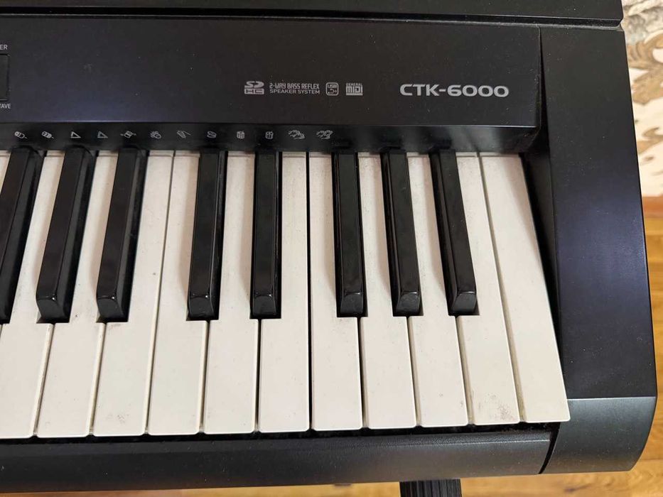 Синтезатор "Casio CTK-6000"
