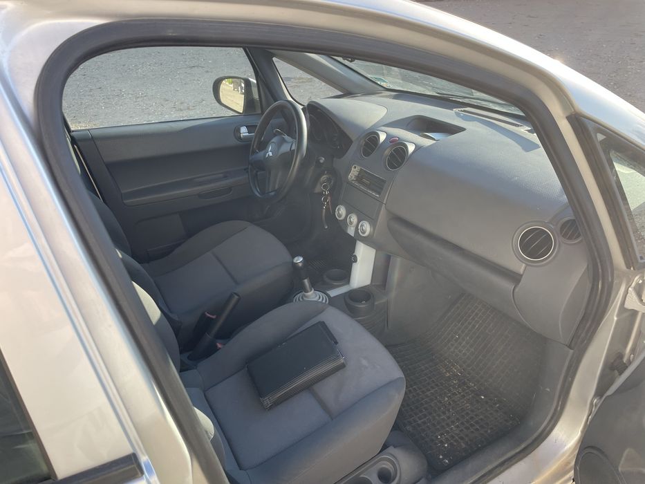 Mitsubishi Colt 1.1 бензин 4 врати 2005 на части