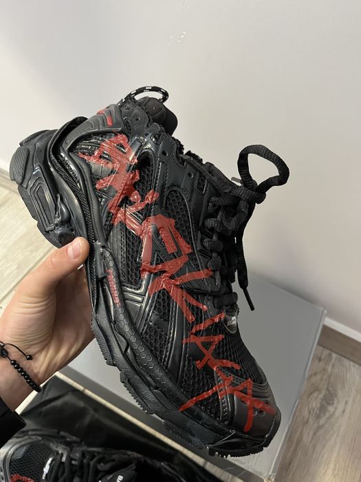 Balenciaga Runner Noi Marime 43 Black Red