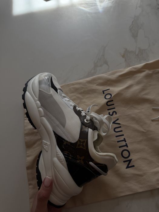Обувки Louis Vuitton