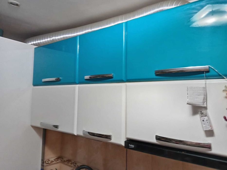 Bucătărie și living complete, aproape noi