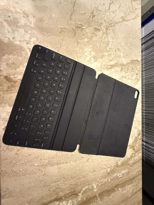 Оригинален калъф-клавиатура Apple Smart (A2038)