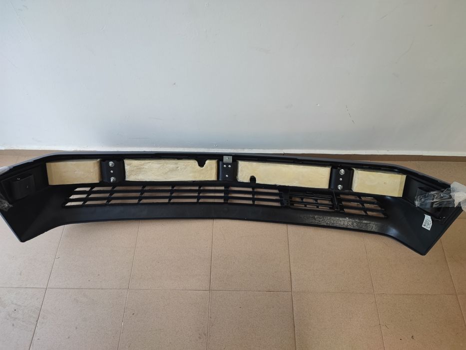 Броня Мерцедес 124 нова с лайсна предна mercedes w124