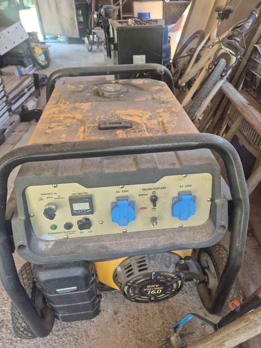 Vând generator pe benzină