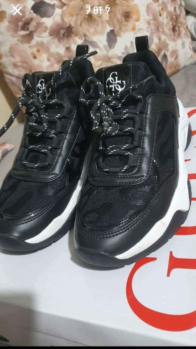 Сникърси Guess 36