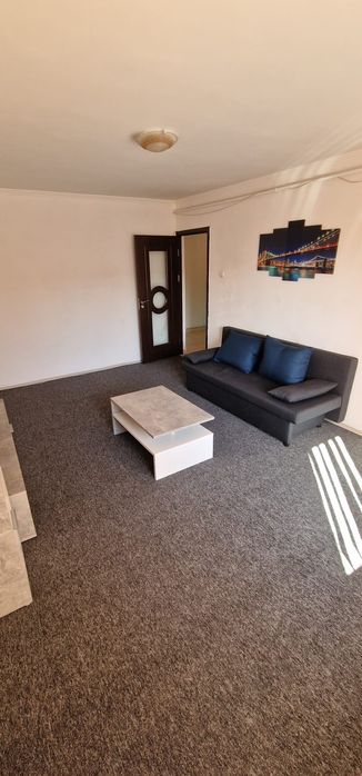 Se oferă apartament de închiriat