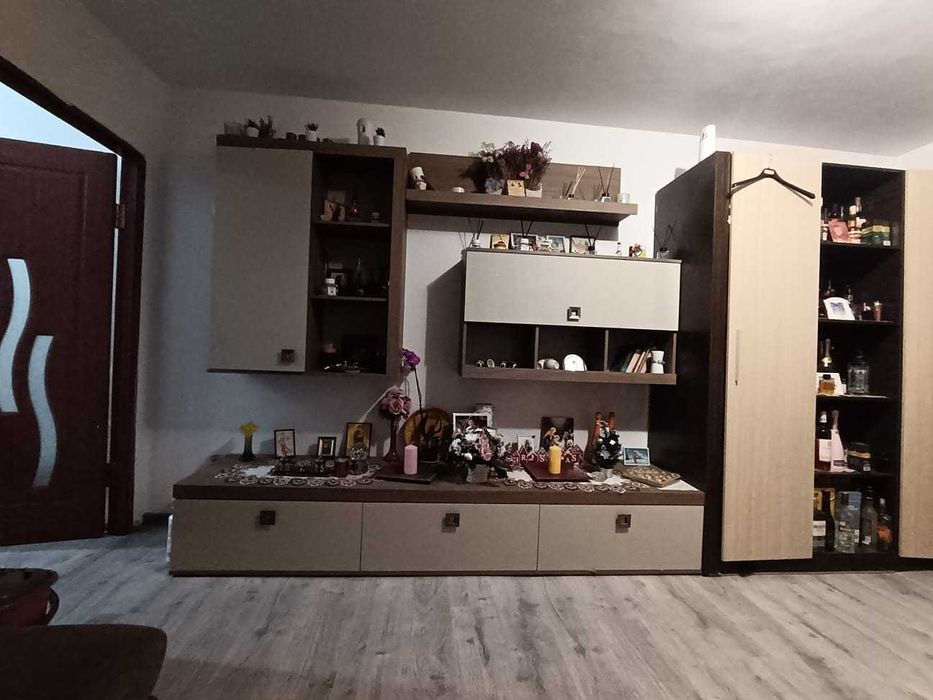 Vand apartament cu 3 camere