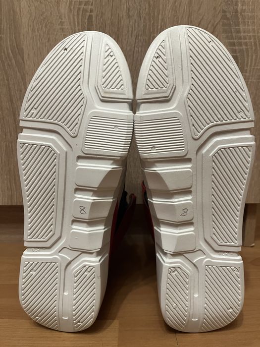 Продам крассовки от Puma
