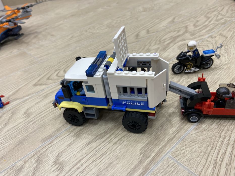 Продам конструктор лего