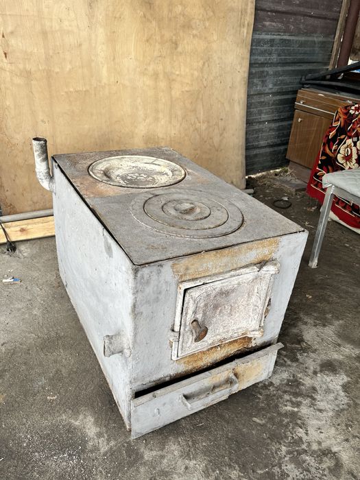 Печь-буржуйка с конфорками и теплообменником (толстый металл)