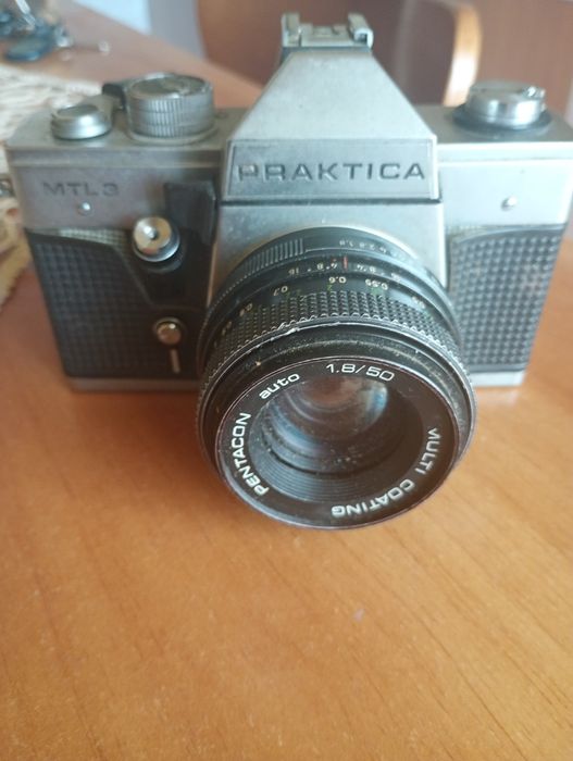 Aparat foto praktica