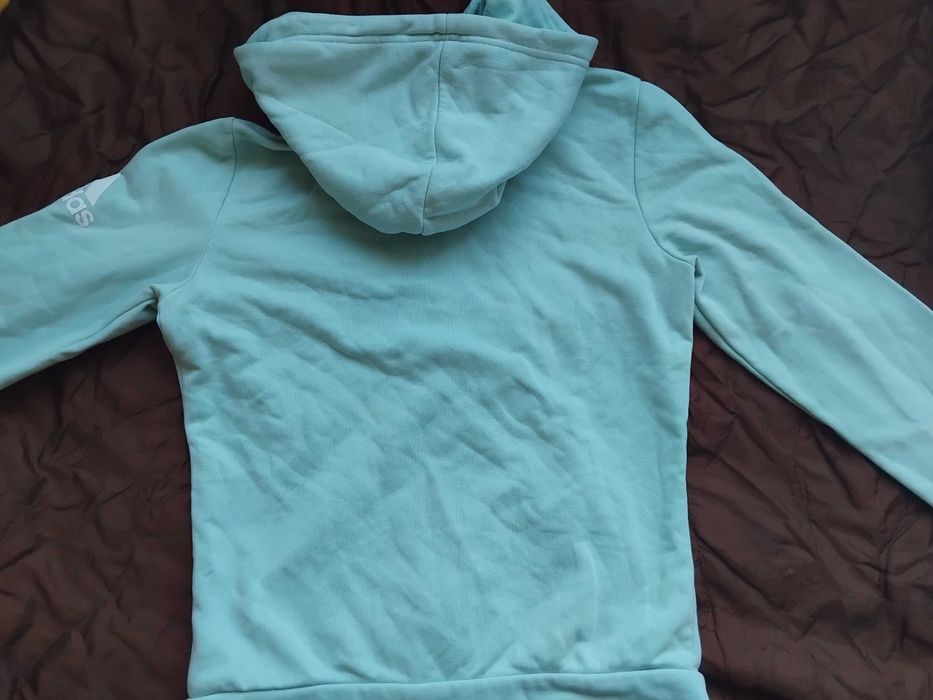 Adidas 100% оригинален дамски суичър