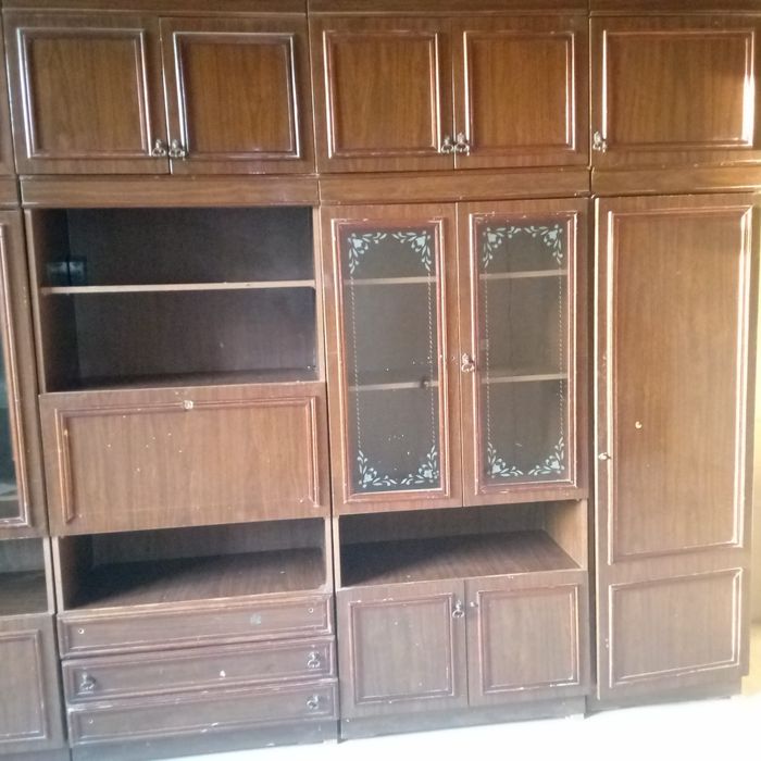 Rossiya mebeli. Holati yaxshi uzunligi 4 metr