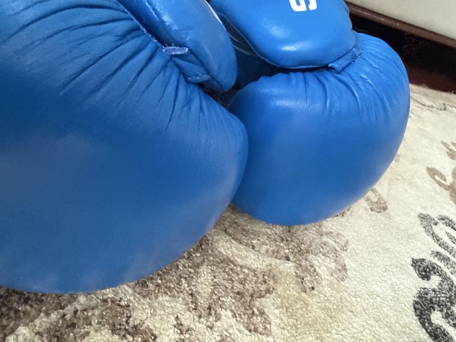 Боксерские перчатки STINNG