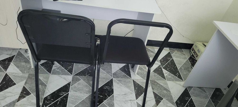 Optika uchun mebel