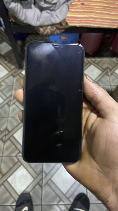 iPhone 11 pro sotiladi