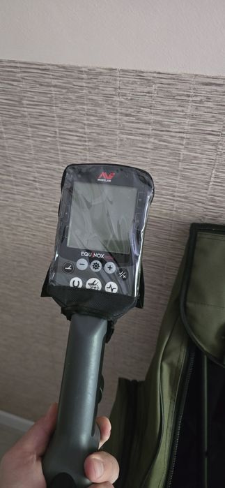 Minelab equinox 800 с чехлами, поинтером.