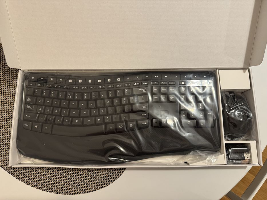 Kit tastatura + mouse wireless Microsoft comfort 5050