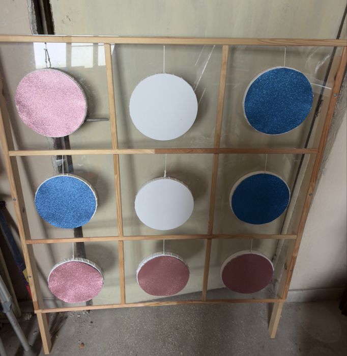 Vand jocul “x si 0” pentru gender reveal